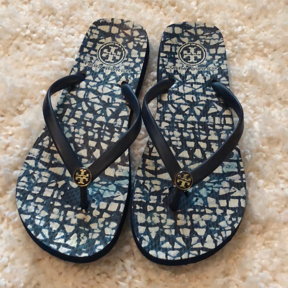 ***TORY BURCH NAVY BLUE FLIP FLOPS***